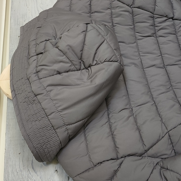 Lord & Taylor Bernardo EcoPlume Packable Walker in Charcoal Women's Size Medium - Picture 8 of 14